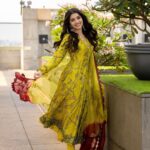 Krithi Shetty Instagram - A grateful heart is a magnet for miracles ✨ #keepsmiling #staypositive #loveyourself • • Styled by @tanishqmalhotraa Wearing @archanajaju.in Jewellery @sheetalzaveribyvithaldas Assited by @thestylethesaurus_ Photographer @kiransaphotography M & H @pinkylohar @kamaldeepss