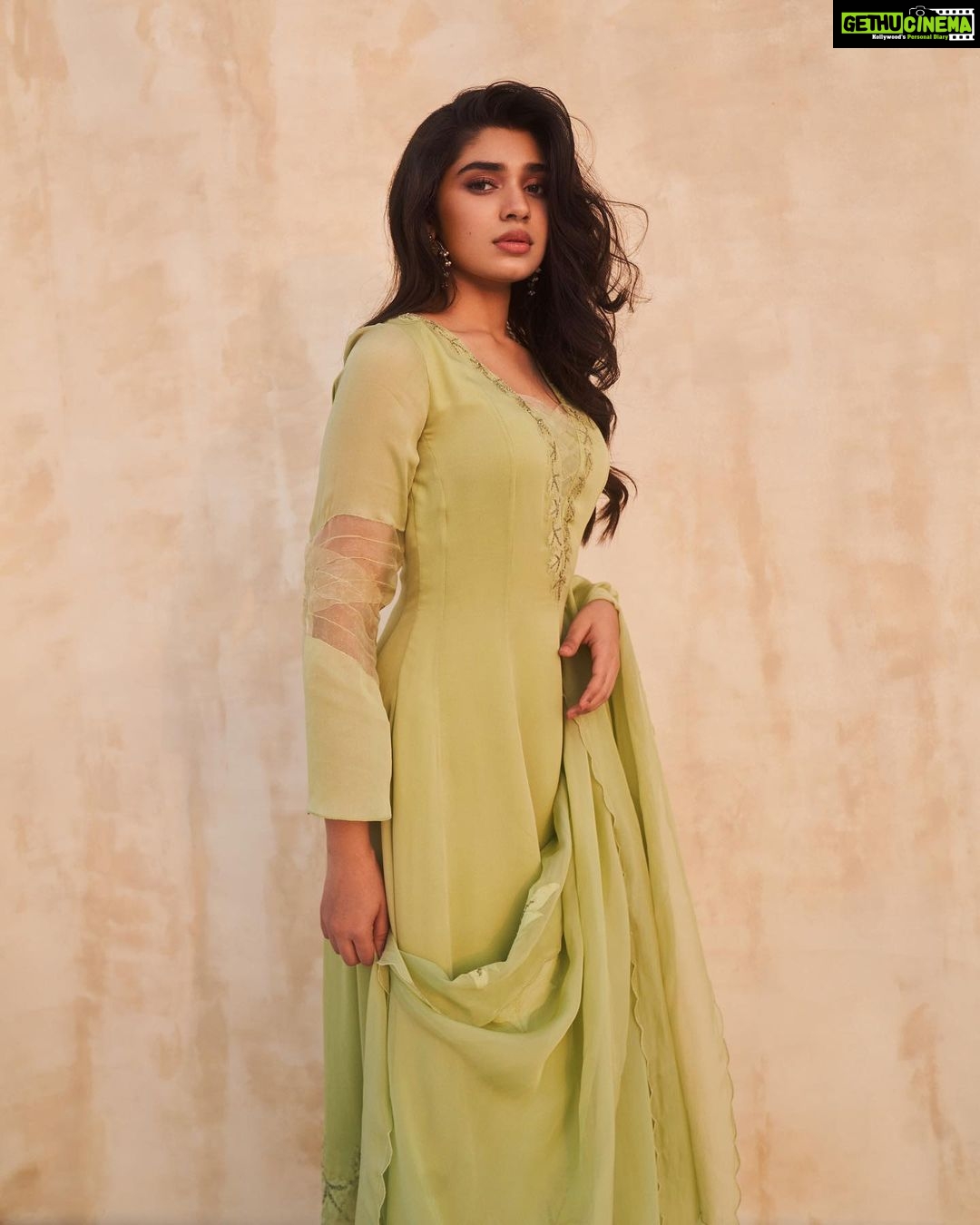Krithi Shetty Instagram - #sunkissed #goldenhour ☺️🌞 • • Styled by @tanishqmalhotraa Wearing @nitikagujralofficial Jewellery @qisbyashmeet Assited by @thestylethesaurus_ M & H - @pinkylohar @kamaldeepss Photographer: @ishan.n.giri Asst: @louis_prashanth Retoucher: @enhancingmoments