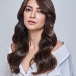 Kriti Kharbanda Instagram - A subtle & beautiful hair color is everyone’s love 🤍 I am so obsessed with my hair transformation with @lorealpro . It's their French Balayage which blends seamlessly and is super easy to maintain! 💫 Thanks to my @rohan_jagtap_ from @bespokesalon_in who helped me choose the right shade for my hair which is Classic Mocha 🤎 Visit the nearest L'Oréal Professionnel-partnered salon and get your personalized French Balayage 💕 #AD #FrenchBalayageIndia #MyFrenchBalayageIndia @lorealpro @lorealpro_education_india