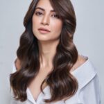 Kriti Kharbanda Instagram – A subtle & beautiful hair color is everyone’s love 🤍
I am so obsessed with my hair transformation with @lorealpro . 
It’s their French Balayage which blends seamlessly and is super easy to maintain! 💫
Thanks to my @rohan_jagtap_ from @bespokesalon_in who helped me choose the right shade for my hair which is Classic Mocha 🤎
Visit the nearest L’Oréal Professionnel-partnered salon and get your personalized French Balayage 💕

#AD #FrenchBalayageIndia #MyFrenchBalayageIndia @lorealpro @lorealpro_education_india