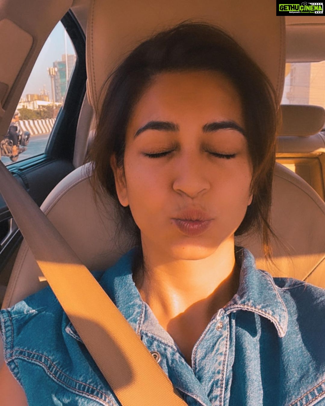 Kriti Kharbanda Instagram - The sun was being very kind. Had to pose! #carfie #sunshinegirl #alldayeveryday