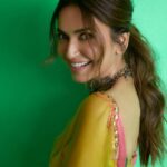 Kriti Kharbanda Instagram - Thodi see hassi! Thodi see khushi 💟💟 . . . #tbt #thursdays #laughteristhebestmedicine #worldlaughterday