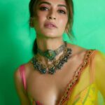 Kriti Kharbanda Instagram - 💚💚💚 . . . #tuesdayvibes #sareenotsorry