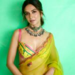 Kriti Kharbanda Instagram - 💚💚💚 Make up @heemaadattaani Hair @sajzdot Photographer @kadamajay Styling @theanisha Wearing @baisegaba Jewellery @koharbykanika #mondaymotivation #sareenotsorry #desivibes