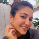 Kriti Kharbanda Instagram - Kaafi cute vibes aa rahi hain khud se 😉😋💟 . . . #selflove #friyay #kk