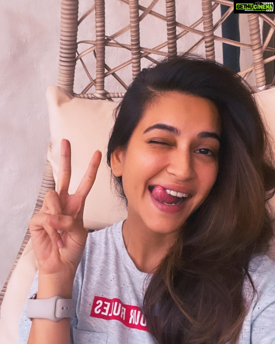 Kriti Kharbanda Instagram - Swipe right to know why Iām smiling! š»š . . . #goals #2023 #bringiton #workoutmode #gettingthere