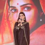 Kriti Sanon Instagram - #Gratitude 🙏🏻♥️ My heart is filled with positivity, the pure & powerful energy of Tirupati and the overwhelming love you all showered on Adipurush and on Janaki at yesterday’s Pre Release Event! ♥️♥️ Still smiling.. 🥰♥️☺️ #Adipurush releases in theatres on 16th June!