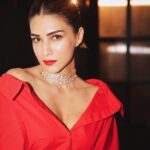 Kriti Sanon Instagram - The mood is RED in a monochromatic @maisonvalentino ❤️ HMU @aasifahmedofficial @adrianjacobsofficial Styled by @sukritigrover 📸 @pixel.exposures