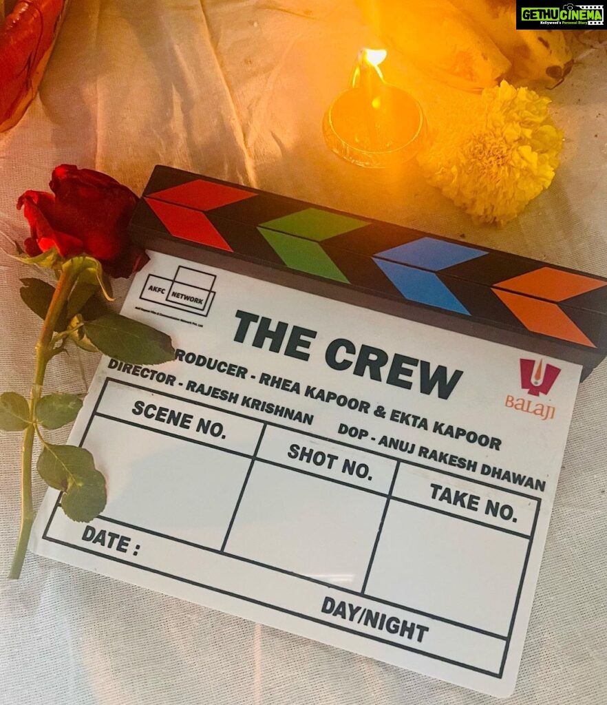 Kriti Sanon Instagram - New beginnings!!! Toooooo excited for this one! 💖💖👏🏻 The feeling of a new story, a new character.. this journey will be a memorable one! @rheakapoor @ektarkapoor @rajoosworld @anujdhawan13 Butterflies dancing in my stomach 🦋🥰 Wish me luck guys! 🫶🏻🤞 Missing my girl gang.. @kareenakapoorkhan @tabutiful ♥️♥️