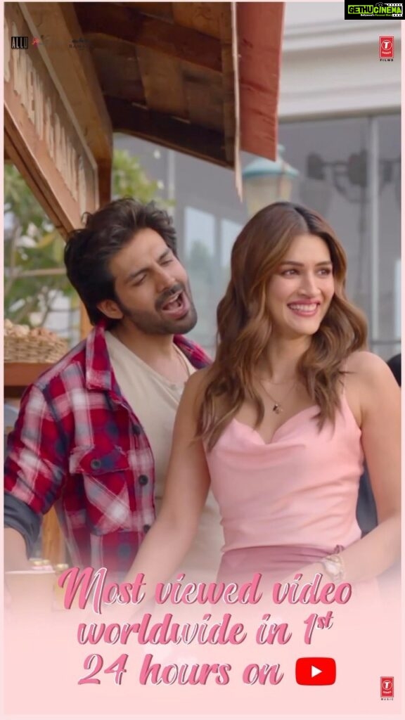 Kriti Sanon Instagram - #MereSawaalKa getting all the love ♥️♥️ Most viewed video worldwide in 1st 24hours.. #Shehzada releasing 17th Feb in theatres 👑💕