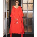 Kriti Sanon Instagram - The mood is RED in a monochromatic @maisonvalentino ❤️ HMU @aasifahmedofficial @adrianjacobsofficial Styled by @sukritigrover 📸 @pixel.exposures