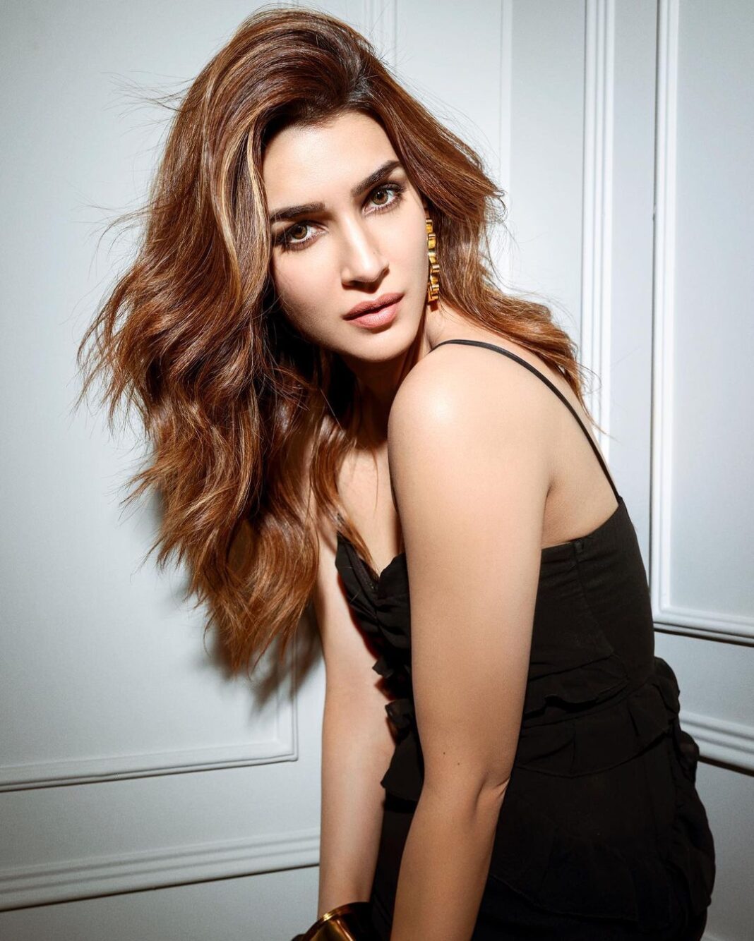 Kriti Sanon Instagram - ♠️🤍