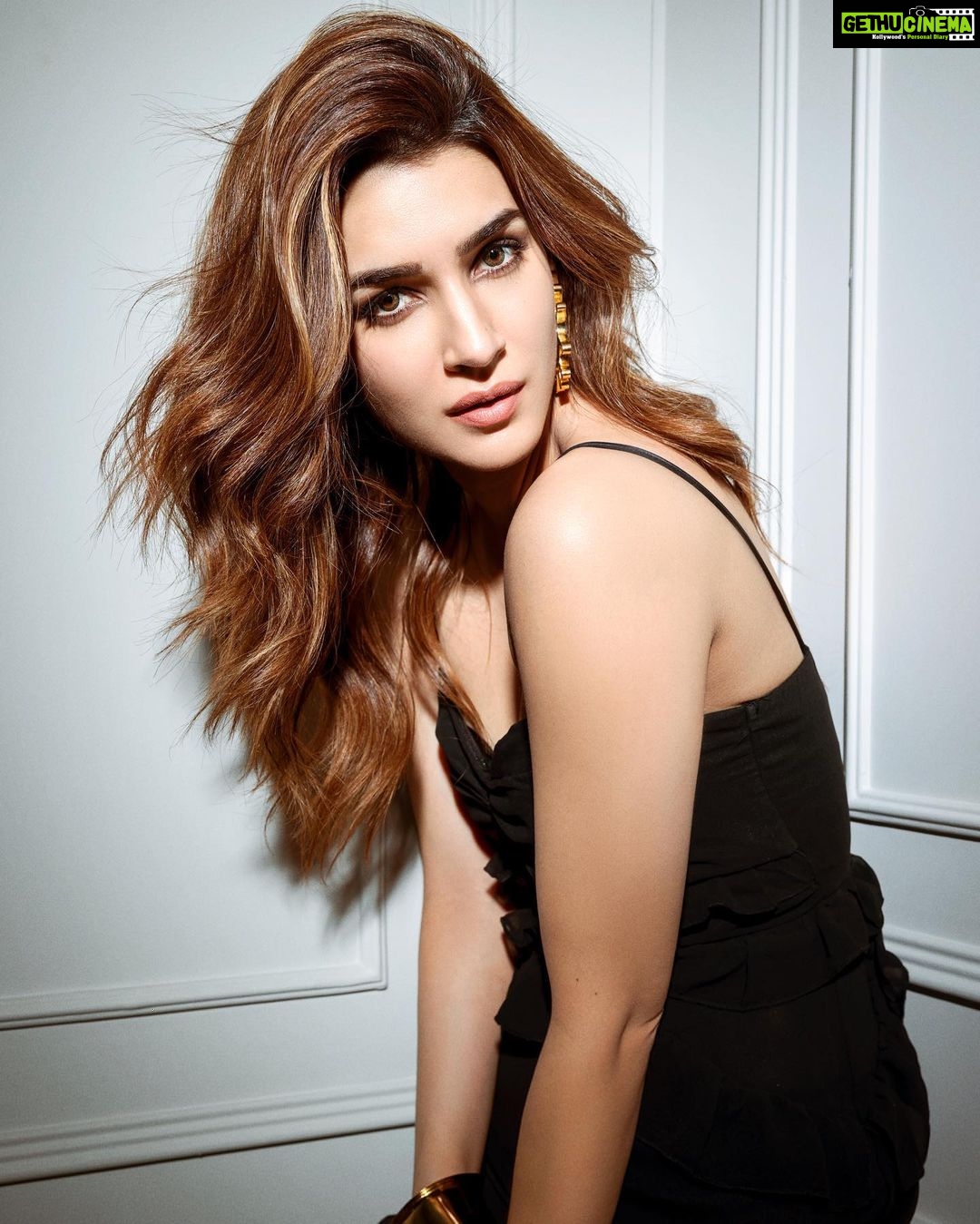 Kriti Sanon Xxx Video - Actress Kriti Sanon HD Photos and Wallpapers February 2023 - Gethu Cinema