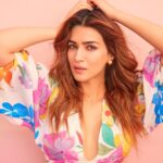 Kriti Sanon Instagram - Spring it on! 🌸
