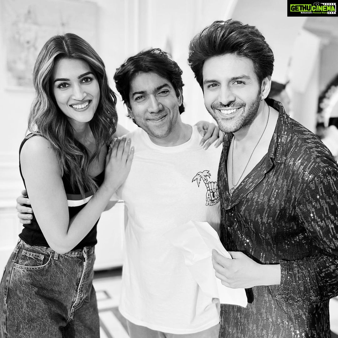 Kriti Sanon Instagram - And its finally a wrap!! π #Shehzada Happy sad feeling as always.. Sad that this beautiful journey has come to an end.. And happy that we can share it with you all very soon! π₯³ Stay Tuned β€οΈ #Shehzada Releasing in theatres on 10th Feb 2023! π π€΄π» πΈπ»β€οΈ #RohitDhawan @kartikaaryan @amanthegill @tseries.official