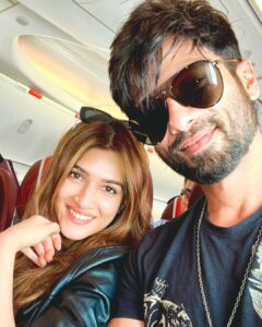 Kriti Sanon Instagram - KS & SK 💕 @shahidkapoor