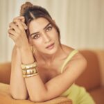 Kriti Sanon Instagram - Daydreaming in style! 🫦👀 Styled by @sukritigrover HMU @aasifahmedofficial @kavyesharmaofficial 📸 @sheldon.santos #ShehzadaPromotions