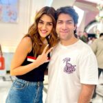 Kriti Sanon Instagram - And its finally a wrap!! 💖 #Shehzada Happy sad feeling as always.. Sad that this beautiful journey has come to an end.. And happy that we can share it with you all very soon! 🥳 Stay Tuned ❤️ #Shehzada Releasing in theatres on 10th Feb 2023! 👑 🤴🏻 👸🏻❤️ #RohitDhawan @kartikaaryan @amanthegill @tseries.official