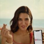 Kriti Sanon Instagram - Guess what guys? I swiped right and was swept off my feet! Wondering with who and how? 🥰 Well, I met my beauty match on @tatacliqpalette , India’s beauty matchmaker – a tech-led beauty shopping destination that gives you personalized beauty recommendations for your skin and hair type based on your unique Beauty Id. And I’m so so thrilled to join their fam. 🤩 The Tata CLiQ Palette app is heaven-sent for all you beauty gworls with over 1000 authentic brands to shop from, across makeup, skincare, hair care, fragrances & more! 👯 What’s more? 🛒 Grab all your favourite products at their Summer Stunner Sale at Up to 70% off 🔥 So download the Tata CLiQ Palette app now and find your beauty match today off ❤️‍ #YourBeautyMatchmaker #TataCLiQPalette #BeautyId #Ad