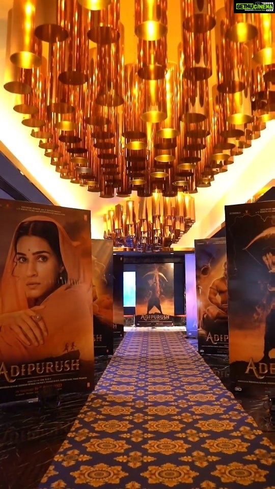 Kriti Sanon Instagram - After the Fan preview... the world gets ready to witness the #AdipurushTrailer at 1:53 PM tomorrow, 9th May on T-Series Official YouTube channel! ADIPURUSH IN CINEMAS ON JUNE 16! Jai Shri Ram 🙏 #Adipurush @actorprabhas @omraut #SaifAliKhan @mesunnysingh #BhushanKumar #KrishanKumar @vfxwaala @rajeshnair29 @devdatta.g.nage @ajayatulofficial @manojmuntashir @shivchanana @neerajkalyan24 @tseriesfilms @tseries.official @retrophiles1 @uvcreationsofficial @officialadipurush @uppalapatipramod #Vamsi @aafilms.official