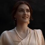 Kriti Sanon Instagram - The wait is finally over! 🏹 Get ready to experience a cinematic adventure like no other! 🎥♥️ Advance Booking Open Now! Book your tickets Now! Link in Bio. #Adipurush in cinemas worldwide on 16th June ✨ @actorprabhas @omraut #SaifAliKhan @mesunnysingh #BhushanKumar #KrishanKumar @vfxwaala @rajeshnair29 @devdatta.g.nage @ajayatulofficial @sachettandonofficial @paramparatandonofficial @sachetparamparaofficial @manojmuntashir @shivchanana @neerajkalyan24 @tseriesfilms @tseries.official @retrophiles1 @uvcreationsofficial @officialadipurush @uppalapatipramod #Vamsi @aafilms.official