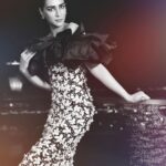 Kriti Sanon Instagram - There’s something about Black & White - pictures and outfits! 🖤🤍 Outfit- @richardquinn HMU- @aasifahmedofficial @adrianjacobsofficial Styled by- @sukritigrover Styling Team- @vanigupta.23 Photographer- @anoop.devaraj