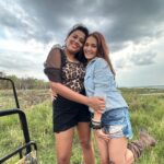 Kritika Sharma Instagram – 👯 #junglenights @aditi_lunkar ❤️
Have you been to jungle at night!? Comment below 

#reelsinstagram #trendingreels #explorepage✨ #jungle Tadoba Tiger Reserve