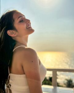 Kritika Sharma Instagram - Sun kissed ! 
@titliegoa 

#goa #goadiaries #seaview #lunch #ocean #goa2023