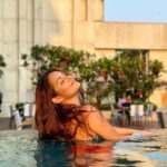 Kritika Sharma Instagram – Sun kissed ✨

#pool #poolday #sunkissed #travel #staycation #girl #love #indian TAJ Santacruz, Mumbai