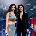 Kriti verma Instagram – What a pride to host Ms Universe @sushmitasen47 mam. Such a lovely and fun times we had. You are amazing ❤️❤️❤️
Respect 🙏🧿
.
.
.
.
.
.
.
#kriti #kritiverma #actor #actorslife #sushmita #sushmitasen #missuniverse #trending #viral #htmoststylistawards #anchor #host #tallgirls #jaimatadi🙏 Mumbai, Maharashtra
