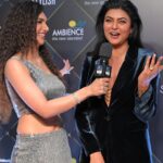 Kriti verma Instagram - What a pride to host Ms Universe @sushmitasen47 mam. Such a lovely and fun times we had. You are amazing ❤️❤️❤️ Respect 🙏🧿 . . . . . . . #kriti #kritiverma #actor #actorslife #sushmita #sushmitasen #missuniverse #trending #viral #htmoststylistawards #anchor #host #tallgirls #jaimatadi🙏 Mumbai, Maharashtra