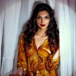 Kriti verma Instagram - hey, are you today's date? cause whenever i look at you i go may 13 may 13 may13 ❤️ . . . . . . Caption credits - @bhakti__711 💕 Pc - @samalbandara Mua - @amysbeautyedge Outfit - @french_crown_india . . . . . #kriti #kritiverma #biggboss #mtv #roadies #actor #actorslife #potd #saturday #saturdayvibes #pollywood #bollywood #tollywood #tallgirl #jaimatadi🙏 Mumbai, Maharashtra