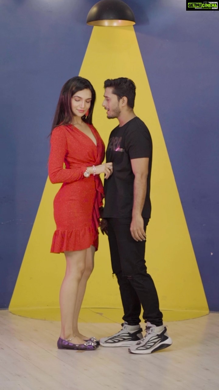 Kriti verma Instagram - “KAISE BHULA DU” ❤️🔥 @iammoniskhan @kritivermaofficial @aapka_inaam @shahzanmujeeb @chaudharyzaid_official @shahzeb_azad @raoinderyadav @reena.indereena @gemtunesofficial @gemdigitalofficial Studio : @madstudioofficial @themadinfluence #kaisebhuladu #raoinderjeetsingh #reenayadav #gemdigital