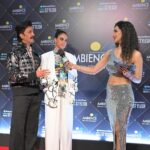 Kriti verma Instagram - Lovely hosting all these beautiful people ❤️🧿 . . . . . . . . . . . . #kriti #kritiverma #host #abdurazik #abdu #genelia #ritesh #riteshdeshmukh #pvsindhu #daisyshah #htmoststylish Mumbai, Maharashtra