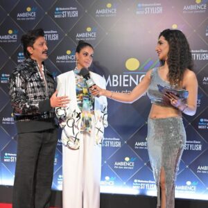 Kriti verma Instagram - Lovely hosting all these beautiful people ❤️🧿 . . . . . . . . . . . . #kriti #kritiverma #host #abdurazik #abdu #genelia #ritesh #riteshdeshmukh #pvsindhu #daisyshah #htmoststylish Mumbai, Maharashtra