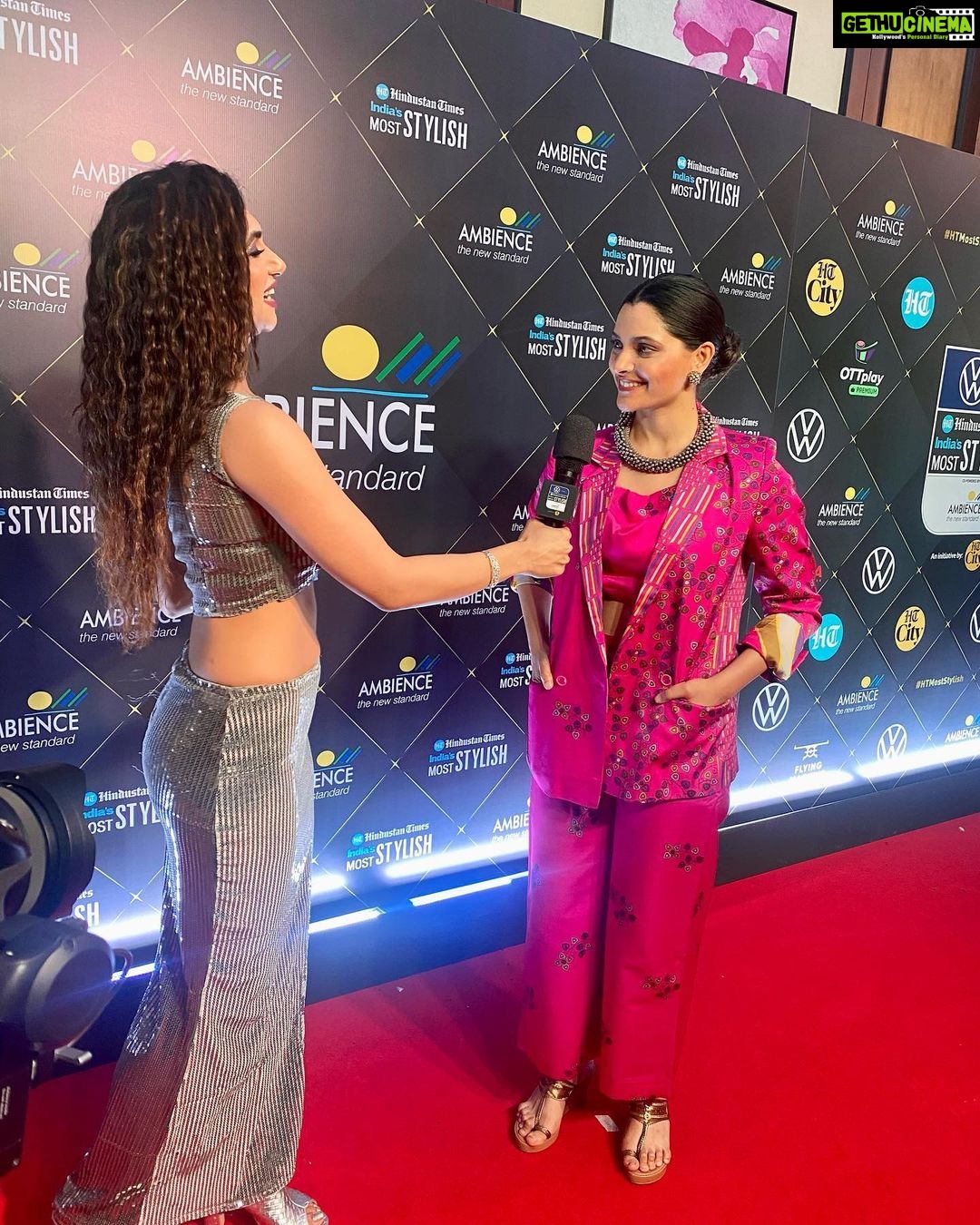 Kriti verma Instagram - Happy faces π§Ώπ§Ώ When both the sides of the mic are hilarious ππ . . . . . . #kriti #kritiverma #actor #host #anchor #tallgirl #model #htmoststylistawards #hindustantimes #biggboss #mtv #roadies #love #jaimatadi π§Ώπ @ambiencegroup_in