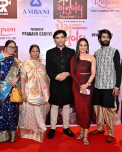 Krutika Desai Khan Instagram - All about the premiere night ✨♥️

Outfit - @sassafrasindia @shae_by_sassafras 
Style Partner - @6degree.co @ceejey777 

#movie #premiere #premanubandh #krutikadesai #kd #happiness #art #success #gratitude #spreadlove