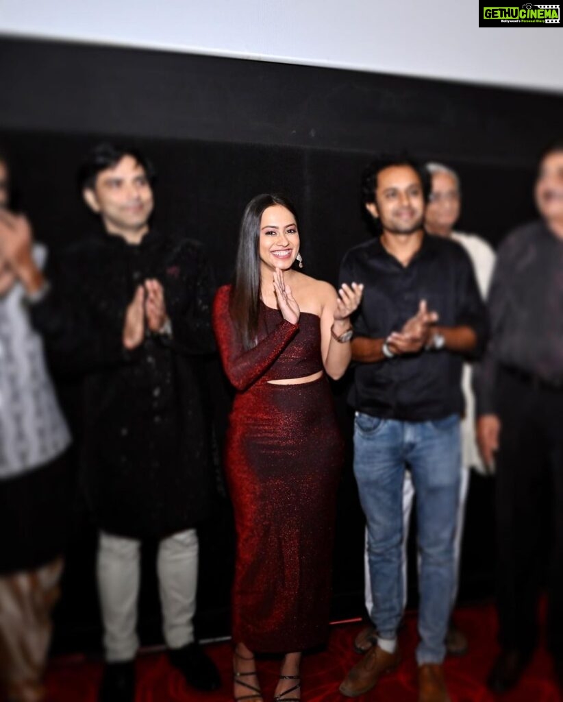 Krutika Desai Khan Instagram - All about the premiere night ✨♥️ Outfit - @sassafrasindia @shae_by_sassafras Style Partner - @6degree.co @ceejey777 #movie #premiere #premanubandh #krutikadesai #kd #happiness #art #success #gratitude #spreadlove