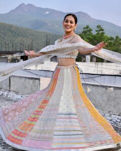 Krutika Desai Khan Instagram - Live life as if everything is rigged in your favour 💕

Wearing - @pooja_scloset 
MUA - @krutika.desai_official 

#krutikadesai #kd #actor #artist #capricorn #january #baby #indianoutfit #ethnicwear #traditional #ootd #pretty #goodvibes #happiness #peace #joy #mumbai #indian #asian #girl #spreadlove ♥️