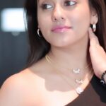Krutika Desai Khan Instagram - Be the reason why people believe in pure hearts, good vibes & Kind Souls 💁🏻‍♀️🌸✨ Jewels - @joulesbyradhika Outfit - @sassafrasindia Shot by - @official_v.k_photography_ Style Partner - @6degree.store @ceejey777 #krutikadesai #kd #foryou #trending #trendspotter #reels #black #gratitude #spreadlove ❤️