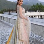 Krutika Desai Khan Instagram - Live life as if everything is rigged in your favour 💕 Wearing - @pooja_scloset MUA - @krutika.desai_official #krutikadesai #kd #actor #artist #capricorn #january #baby #indianoutfit #ethnicwear #traditional #ootd #pretty #goodvibes #happiness #peace #joy #mumbai #indian #asian #girl #spreadlove ♥️