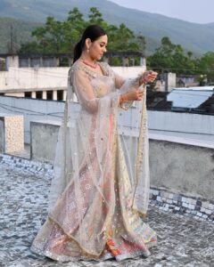 Krutika Desai Khan Instagram - Live life as if everything is rigged in your favour 💕

Wearing - @pooja_scloset 
MUA - @krutika.desai_official 

#krutikadesai #kd #actor #artist #capricorn #january #baby #indianoutfit #ethnicwear #traditional #ootd #pretty #goodvibes #happiness #peace #joy #mumbai #indian #asian #girl #spreadlove ♥️