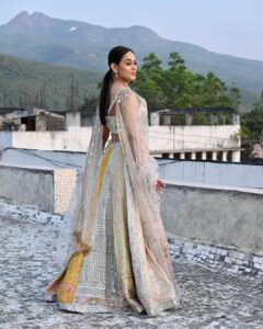 Krutika Desai Khan Instagram - Live life as if everything is rigged in your favour 💕

Wearing - @pooja_scloset 
MUA - @krutika.desai_official 

#krutikadesai #kd #actor #artist #capricorn #january #baby #indianoutfit #ethnicwear #traditional #ootd #pretty #goodvibes #happiness #peace #joy #mumbai #indian #asian #girl #spreadlove ♥️