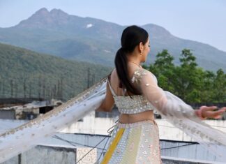 Krutika Desai Khan Instagram - Live life as if everything is rigged in your favour 💕 Wearing - @pooja_scloset MUA - @krutika.desai_official #krutikadesai #kd #actor #artist #capricorn #january #baby #indianoutfit #ethnicwear #traditional #ootd #pretty #goodvibes #happiness #peace #joy #mumbai #indian #asian #girl #spreadlove ♥️
