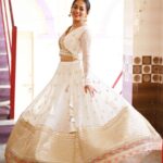 Krutika Desai Khan Instagram - Friday Fairytales ✨🌸🤍 Outfit Courtesy - @pooja_scloset MUA - @krutika.desai_official #krutikadesai #kd #artist #dreams #gogetter #achiever #success #happiness #positivevibes #explore #instagram #spreadlove ❤️