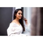 Krutika Desai Khan Instagram - 🕊️🤍 Outfit - @sassafrasindia Shot by - @rahatart_photography #krutikadesai #kd #unitedkingdom #uk #birmingham #fashion #luxury #lifestyle #shoot #photography #beautiful #pure #white #indian #girl #magic #gratitude #universe #positivevibes #spreadlove ♥️