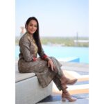Krutika Desai Khan Instagram - Ladke walo ko bhejne wali photo 😅 What do you think? 😜 Wearing - @beindiofficial Shot by - @official_v.k_photography_ Style Partner- @6degree.co @ceejey777 #krutikadesai #kd #indian #traditional #ootd #explore #explorepage #foryou #spreadlove ❤️