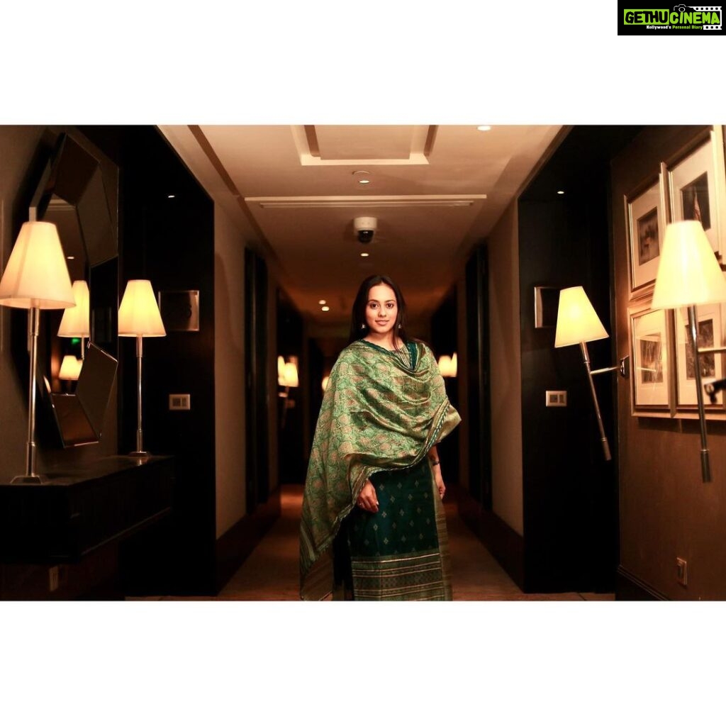 Krutika Desai Khan Instagram - Happy Akshay Tritiya ✨ 🙏🏻 Eid Mubarak 🌙 🤲🏻 Wearing - @beindiofficial Shot by - @official_v.k_photography_ Style Partner- @6degree.co @ceejey777 #krutikadesai #kd #indian #ootd #akshaytritiya #eidmubarak #festive #explore #explorepage #foryou #spreadlove ❤️