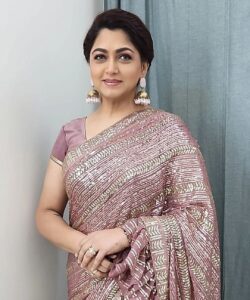 Kushboo Instagram - She who leaves behind a trail of glitter is never forgotten!! Sparkle and shine!! 💗💗💗💗💗
