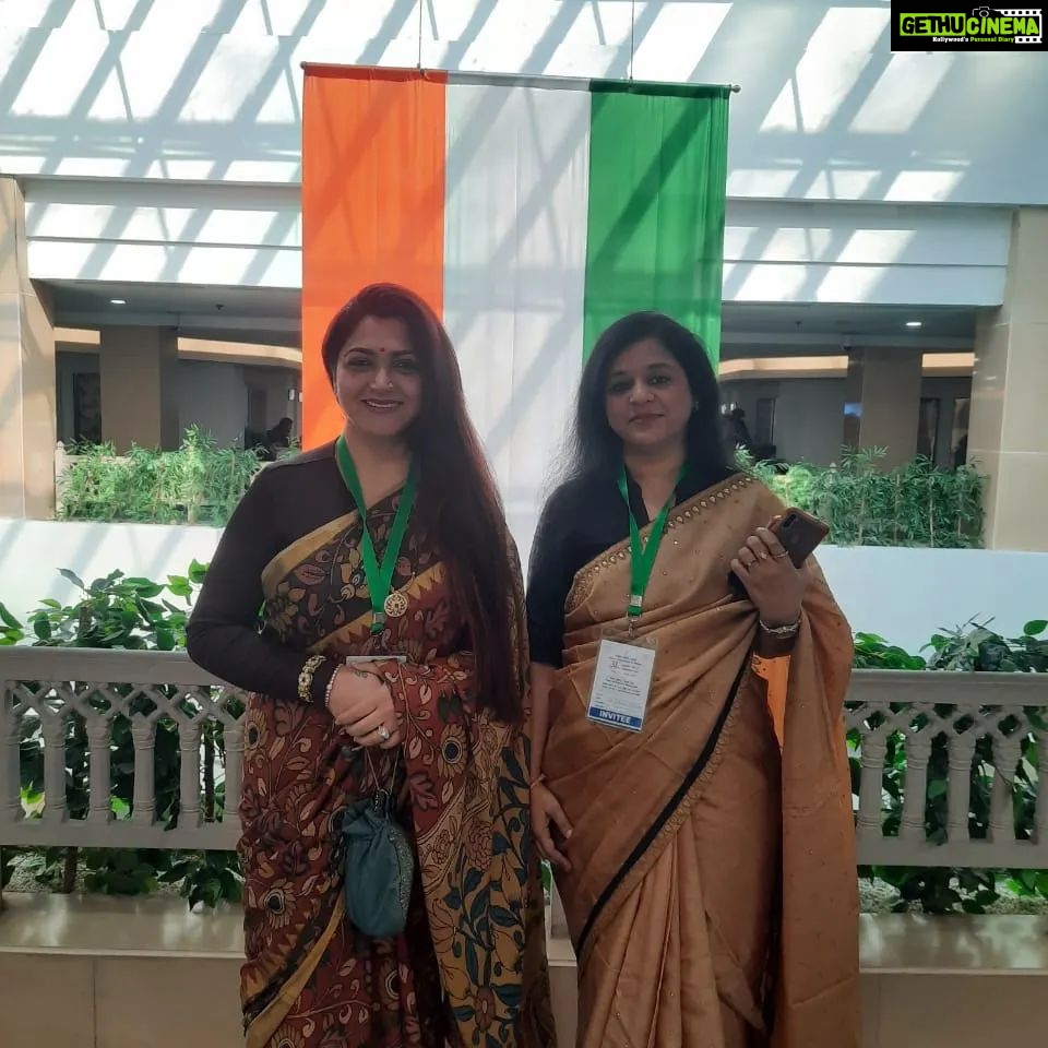 Kushboo Instagram - When you meet your old friends, joy knows no bounds. It was such a delight to meet you Baby. You are the same lovable, adorable, charming, witty and a sweetheart as always. ❤️❤️❤️ @theeducationindia